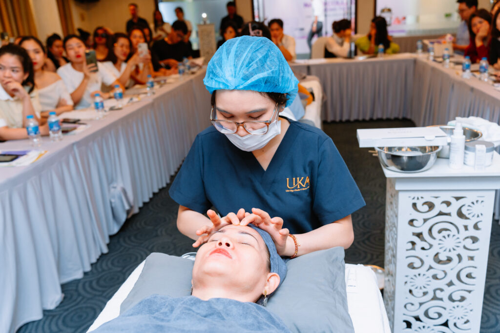 Recap Exclusive Workshop: Căng Chỉ Nano Collagen Không Tiêm – Ứng Dụng Trong Xóa Nhăn Toàn Diện