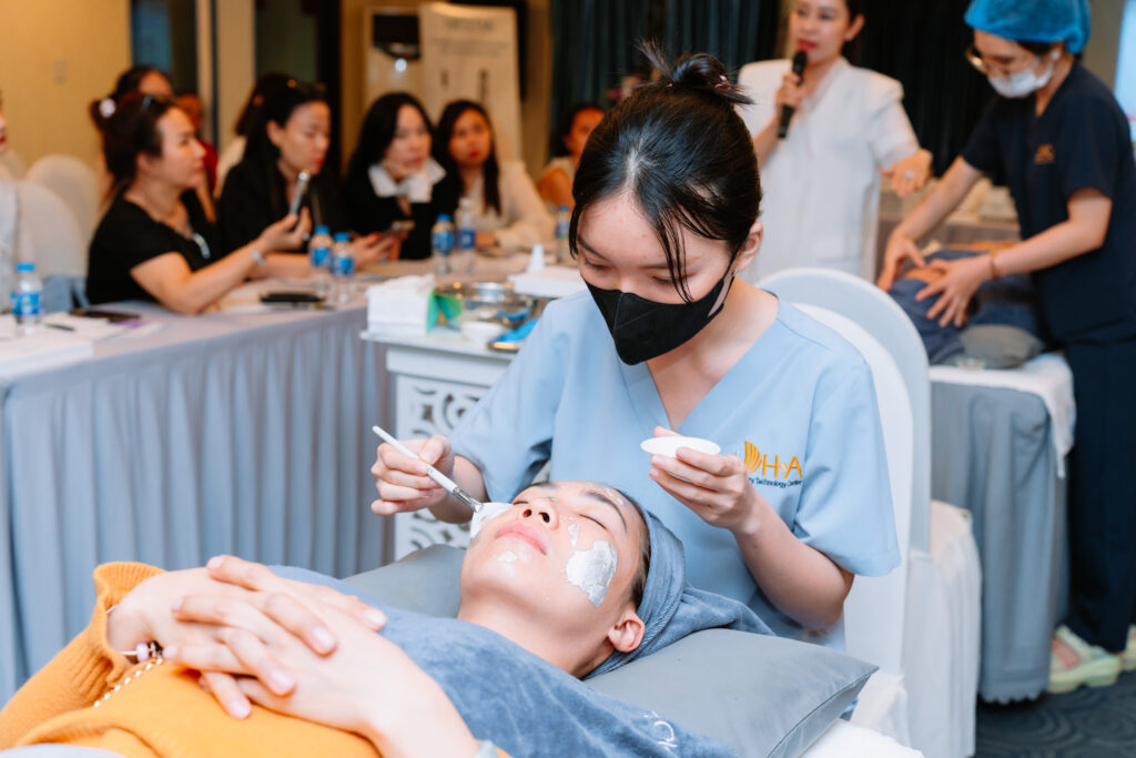 Recap Exclusive Workshop: Căng Chỉ Nano Collagen Không Tiêm – Ứng Dụng Trong Xóa Nhăn Toàn Diện